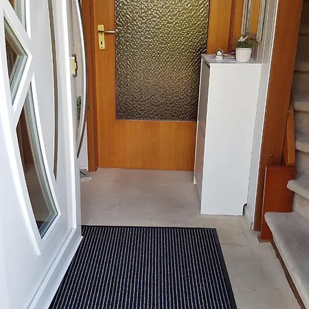 Nah Am Diek 2 Erwachsene Und 3 Babybett Vorhanden, Wallbox Gegen Gebuehr Nutzbar