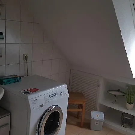 Nah Am Diek 2 Erwachsene Und 3 Babybett Vorhanden, Wallbox Gegen Gebuehr Nutzbar