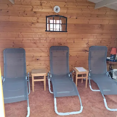 Nah Am Diek 2 Erwachsene Und 3 Babybett Vorhanden, Wallbox Gegen Gebuehr Nutzbar * Brunsbuttel