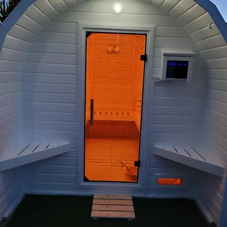 Nah Am Diek 2 Erwachsene Und 3 Babybett Vorhanden, Wallbox Gegen Gebuehr Nutzbar Appartement *