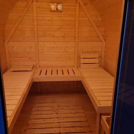 Nah Am Diek 2 Erwachsene Und 3 Babybett Vorhanden, Wallbox Gegen Gebuehr Nutzbar * Brunsbuttel