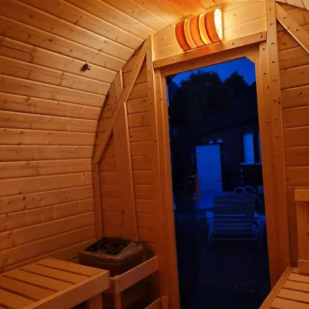 Nah Am Diek 2 Erwachsene Und 3 Babybett Vorhanden, Wallbox Gegen Gebuehr Nutzbar