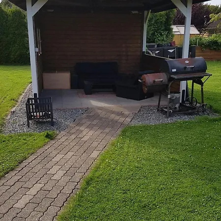 Nah Am Diek 2 Erwachsene Und 3 Babybett Vorhanden, Wallbox Gegen Gebuehr Nutzbar Appartement