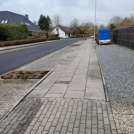 Nah Am Diek 2 Erwachsene Und 3 Babybett Vorhanden, Wallbox Gegen Gebuehr Nutzbar Appartement