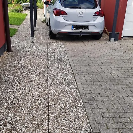 Nah Am Diek 2 Erwachsene Und 3 Babybett Vorhanden, Wallbox Gegen Gebuehr Nutzbar
